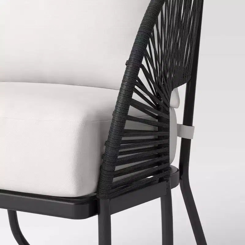 Lot de 2 fauteuils de jardin en acier Mackworth noirs - Threshold™ : structure en acier résistant aux intempéries, coussins en polyester