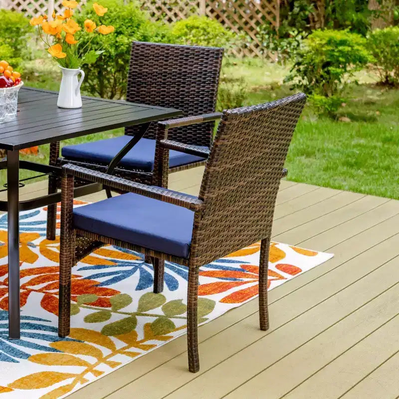 Ensemble de salle à manger de patio 3 pièces avec table carrée en métal de 56 cm avec trou pour parasol et 2 chaises en rotin - Noir - Captiva Designs