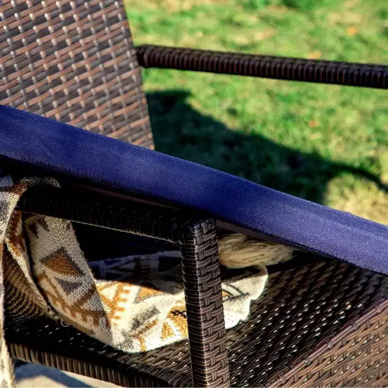 Ensemble de salle à manger de patio 3 pièces avec table carrée en métal de 56 cm avec trou pour parasol et 2 chaises en rotin - Noir - Captiva Designs