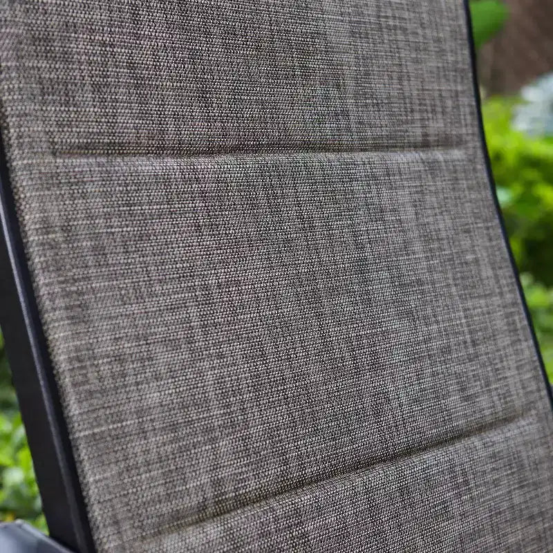 Ensemble de salle à manger 3 pièces pour patio avec petite table carrée avec trou pour parasol et chaises rembourrées à bras pivotantes à 360° - Captiva Designs