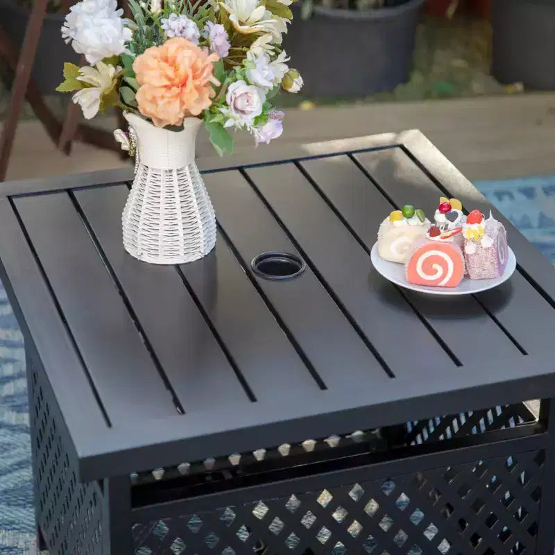 Ensemble de salle à manger 3 pièces pour patio avec petite table carrée avec trou pour parasol et chaises rembourrées à bras pivotantes à 360° - Captiva Designs