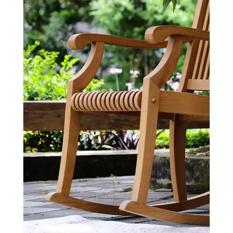 Fauteuil à bascule d'extérieur en teck Sonoma Lane Rockport - Résistant aux intempéries, capacité de 113 kg