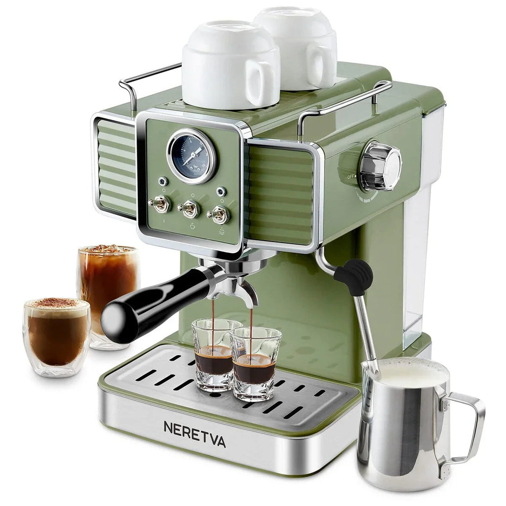 Machine à café expresso avec buse vapeur pour le lait