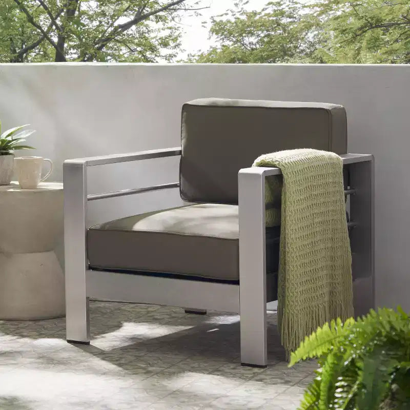 Christopher Knight Home Cape Coral Fauteuil de club d'extérieur en aluminium avec coussins, Argent/Kaki