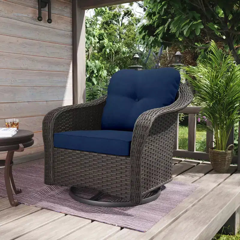 Fauteuil à bascule d'extérieur UPTIOT en osier/rotin avec coussins