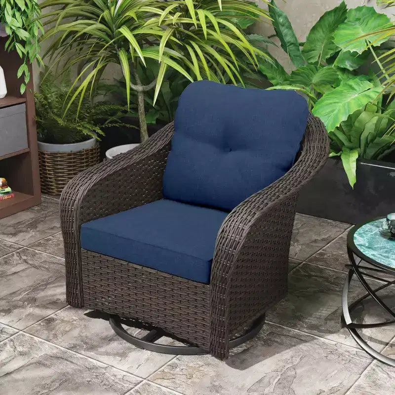 Fauteuil à bascule d'extérieur UPTIOT en osier/rotin avec coussins