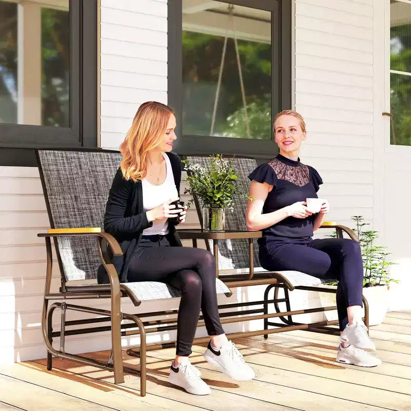 Banc à bascule Outsunny pour 2 personnes avec table, balançoire de jardin en maille respirante pour terrasse, jardin, arrière-cour, porche