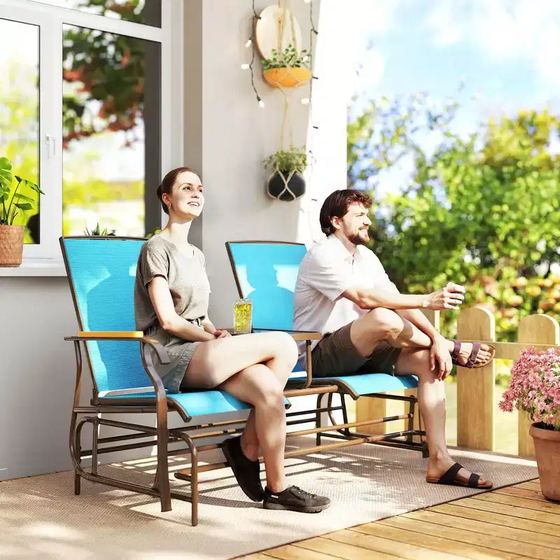 Banc à bascule Outsunny pour 2 personnes avec table, balançoire de jardin en maille respirante pour terrasse, jardin, arrière-cour, porche