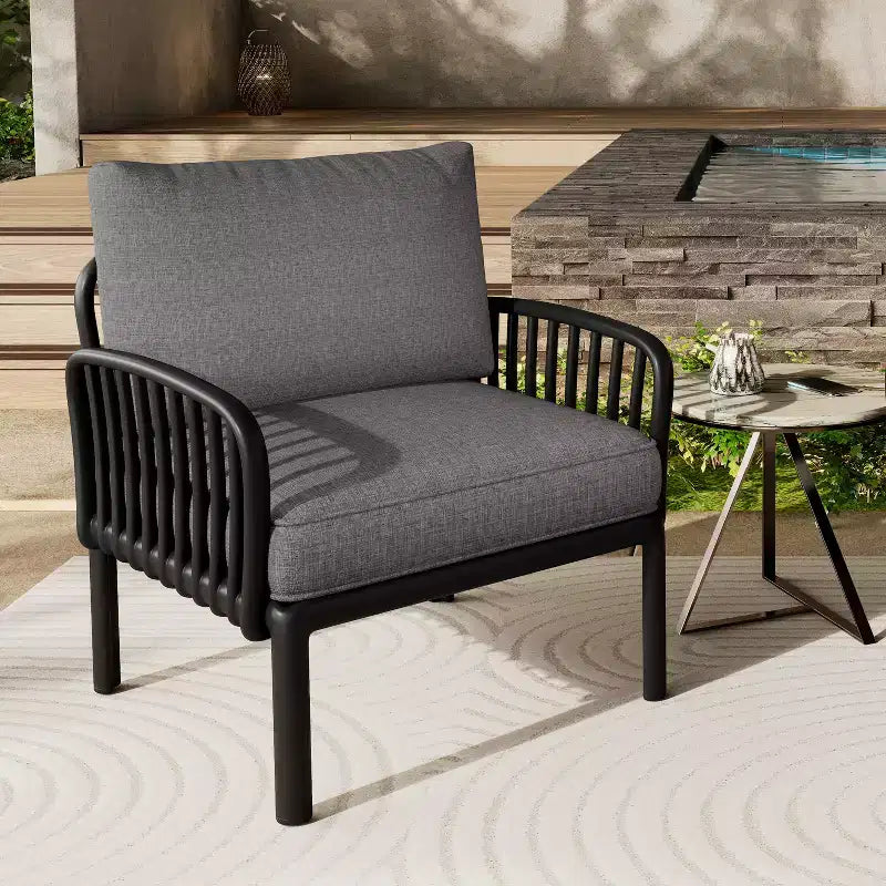 Fauteuil de jardin club rembourré en polypropylène Christopher Knight Home Hester