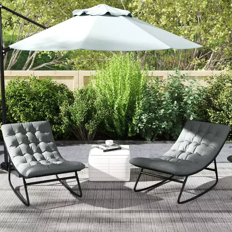 Outsunny Lot de 2 fauteuils à bascule d'extérieur avec coussins épais, Ensemble de chaises à bascule de patio avec sièges profonds en maille, Cadre en acier pour intérieur, porche, Gris foncé