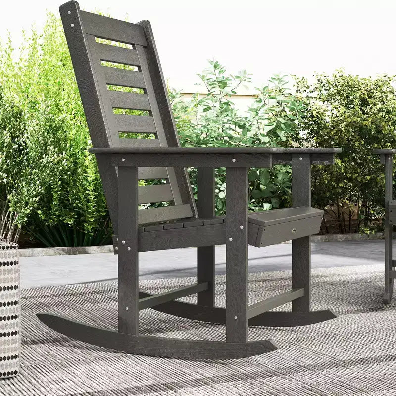 Outsunny Lot de 2 chaises à bascule d'extérieur, fauteuils à bascule de terrasse en PEHD avec dossier haut de 71 cm, accoudoirs larges et assise à lattes pour porche, jardin, balcon