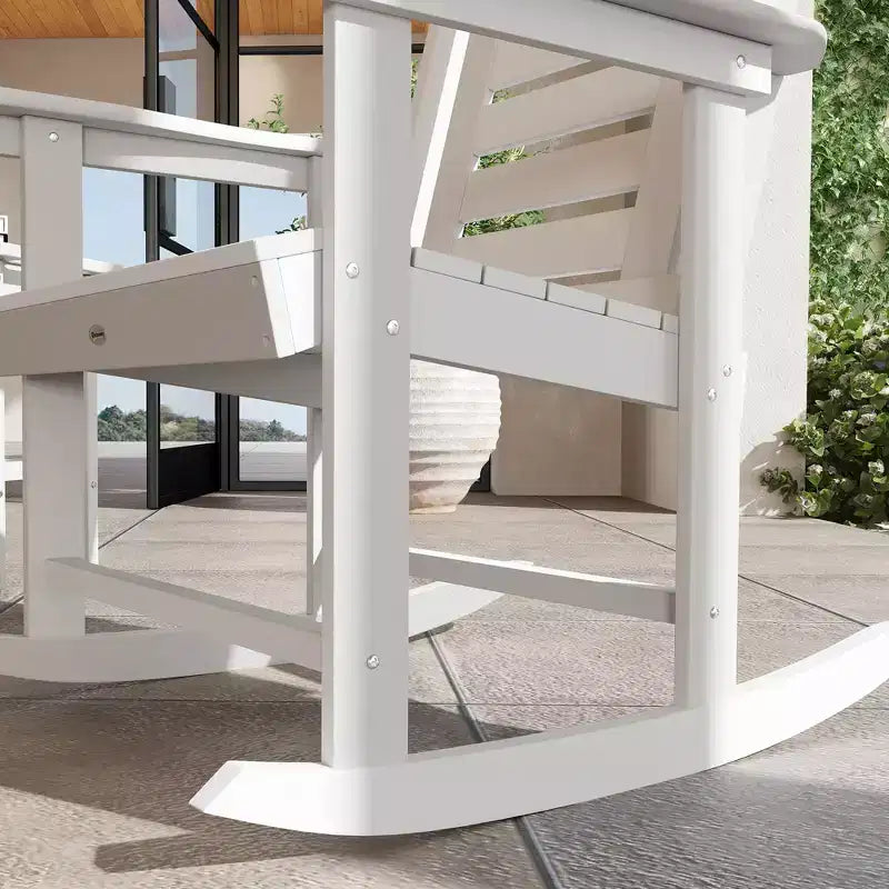 Outsunny Lot de 2 chaises à bascule d'extérieur, fauteuils à bascule de terrasse en PEHD avec dossier haut de 71 cm, accoudoirs larges et assise à lattes pour porche, jardin, balcon