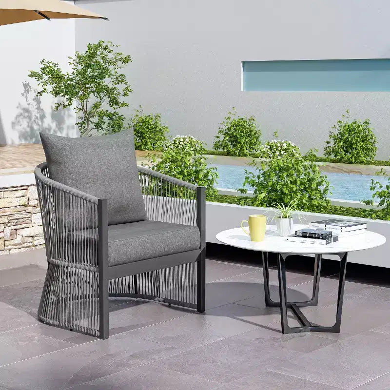 Fauteuil de patio 24W avec dossier incurvé, confort coussiné et design élégant en corde tressée, aluminium, beige+naturel/gris - ModernL