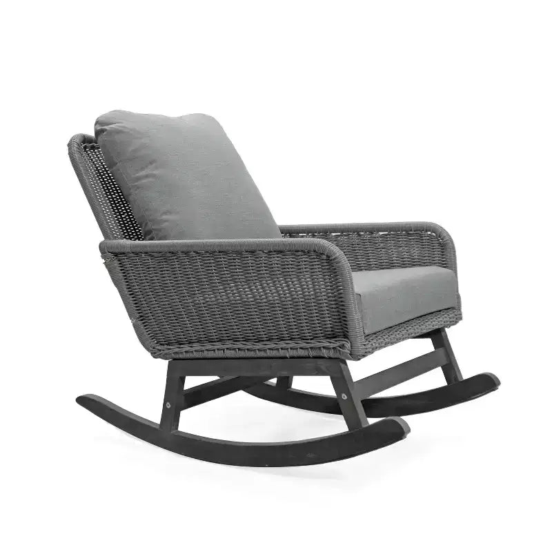 Fauteuil à bascule élégant en osier avec coussins, fauteuil à bascule en bois avec accoudoirs en rotin, parfait pour l'intérieur et l'extérieur - ModernLuxe