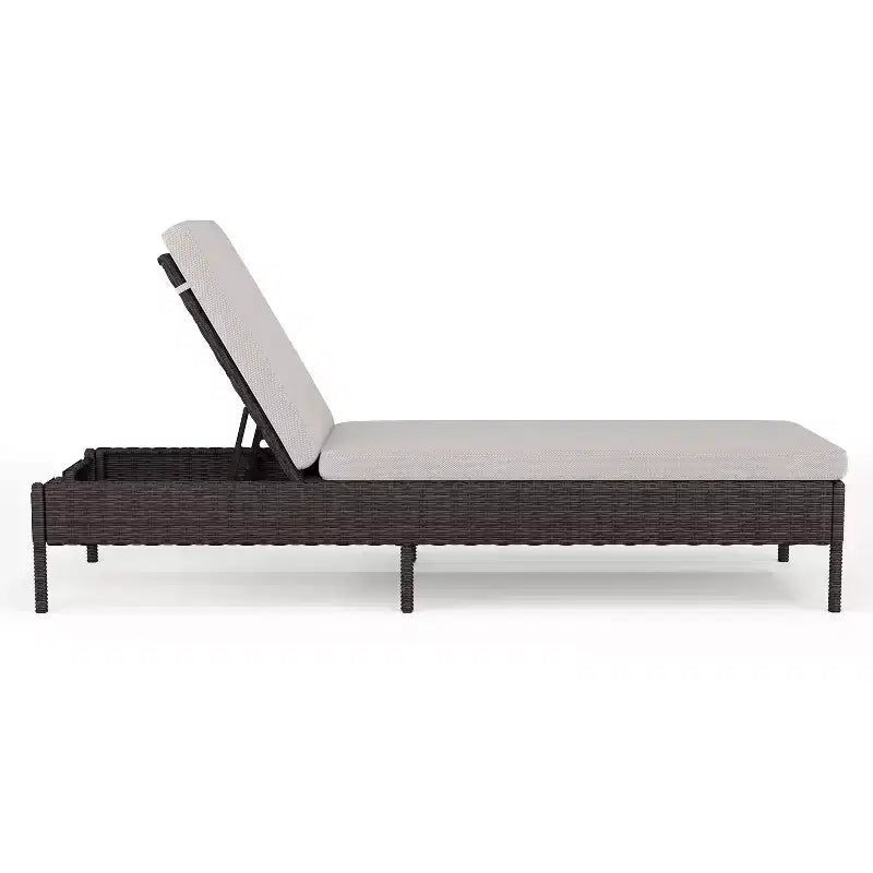 Chaise longue réglable d'intérieur-extérieur Martha Stewart Bedford en résine tressée avec coussins tout temps
