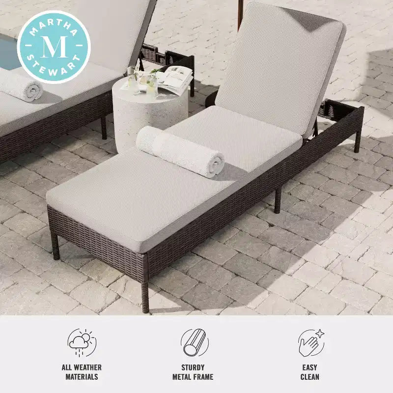Chaise longue réglable d'intérieur-extérieur Martha Stewart Bedford en résine tressée avec coussins tout temps