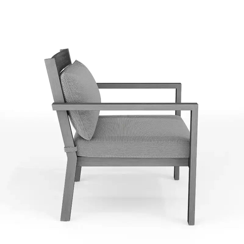 Lot de 2 fauteuils d'appoint Martha Stewart Bedford pour l'intérieur et l'extérieur, avec finition en aluminium brossé aspect bois et coussins d'assise et de dossier résistants aux intempéries