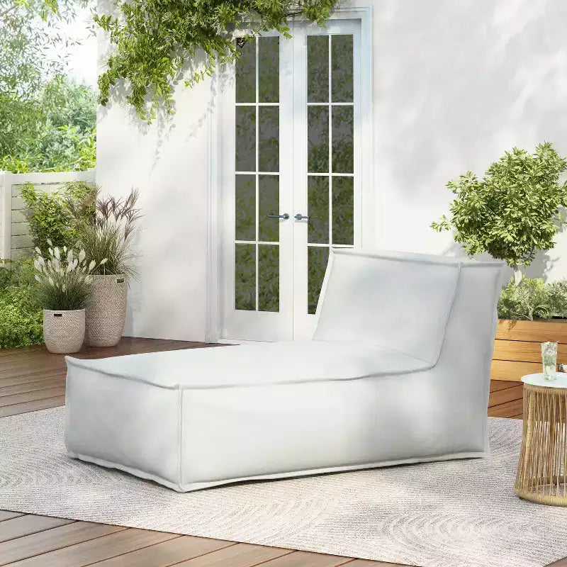Fauteuil lounge poire d'extérieur moderne, minimaliste et polyvalent Christopher Knight Home Maegan