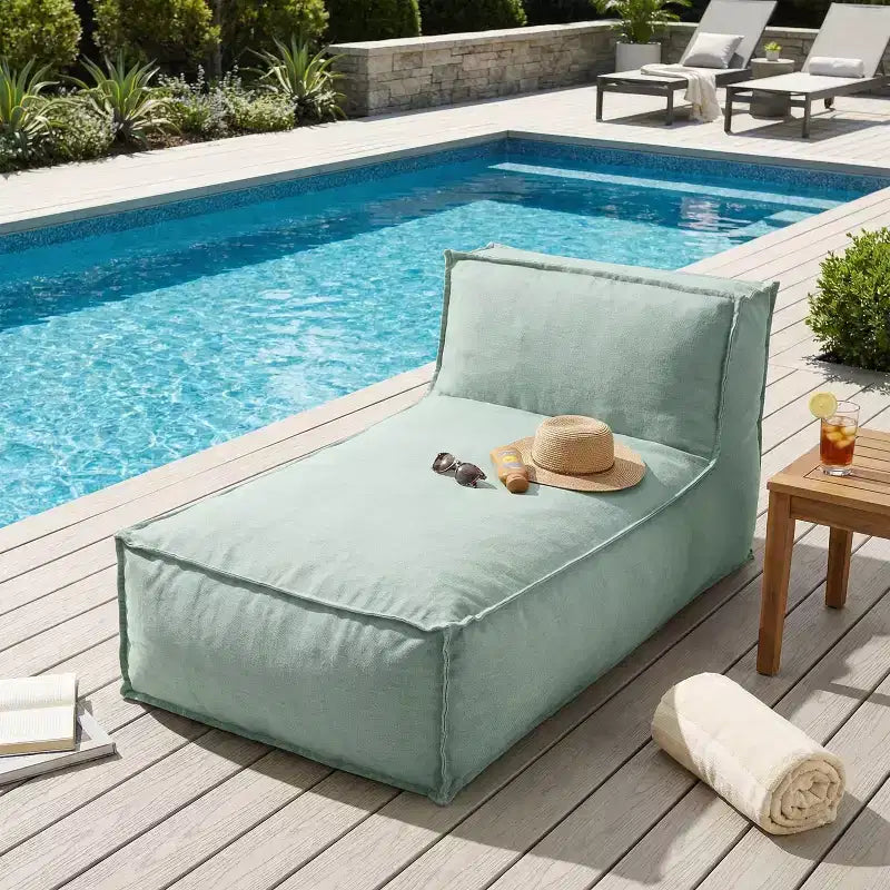 Fauteuil lounge poire d'extérieur moderne, minimaliste et polyvalent Christopher Knight Home Maegan