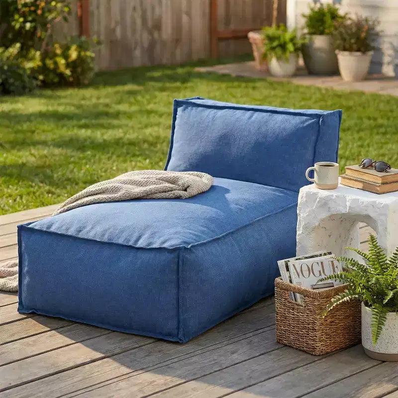 Fauteuil lounge poire d'extérieur moderne, minimaliste et polyvalent Christopher Knight Home Maegan