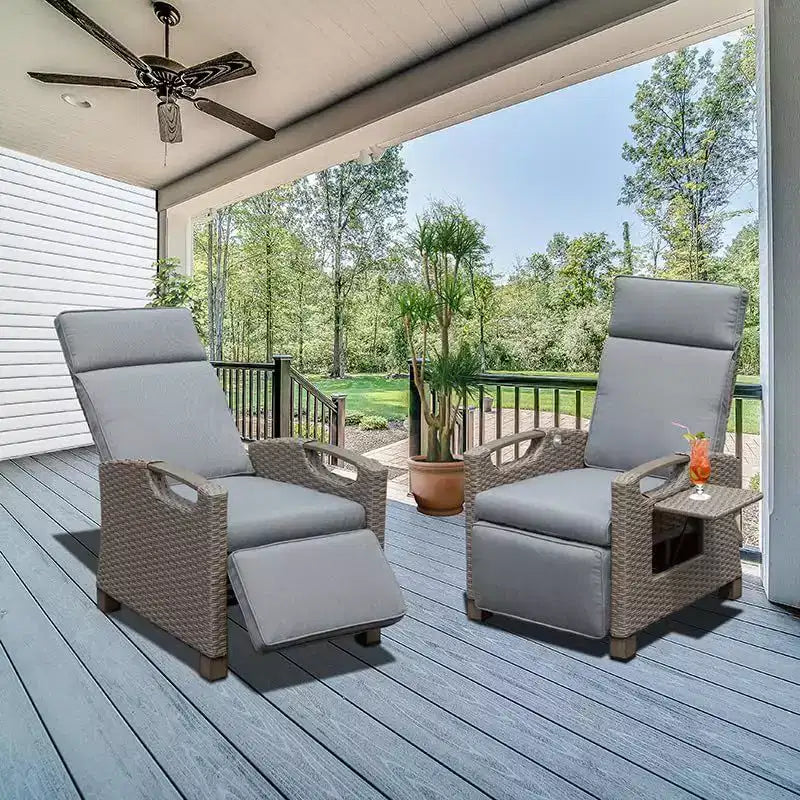Okak 90-150 Chaise longue de patio avec repose-pieds réglable et cadre en rotin, fauteuil d'extérieur avec table d'appoint, charge maximale 159 kg
