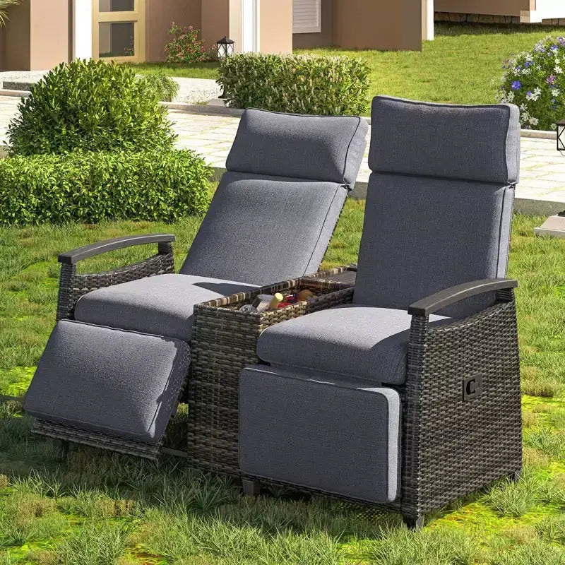 Causeuse inclinable Okak 80-145 avec table de rangement intégrée, dossier haut et repose-pieds réglable, chaise longue d'extérieur pour porche et jardin