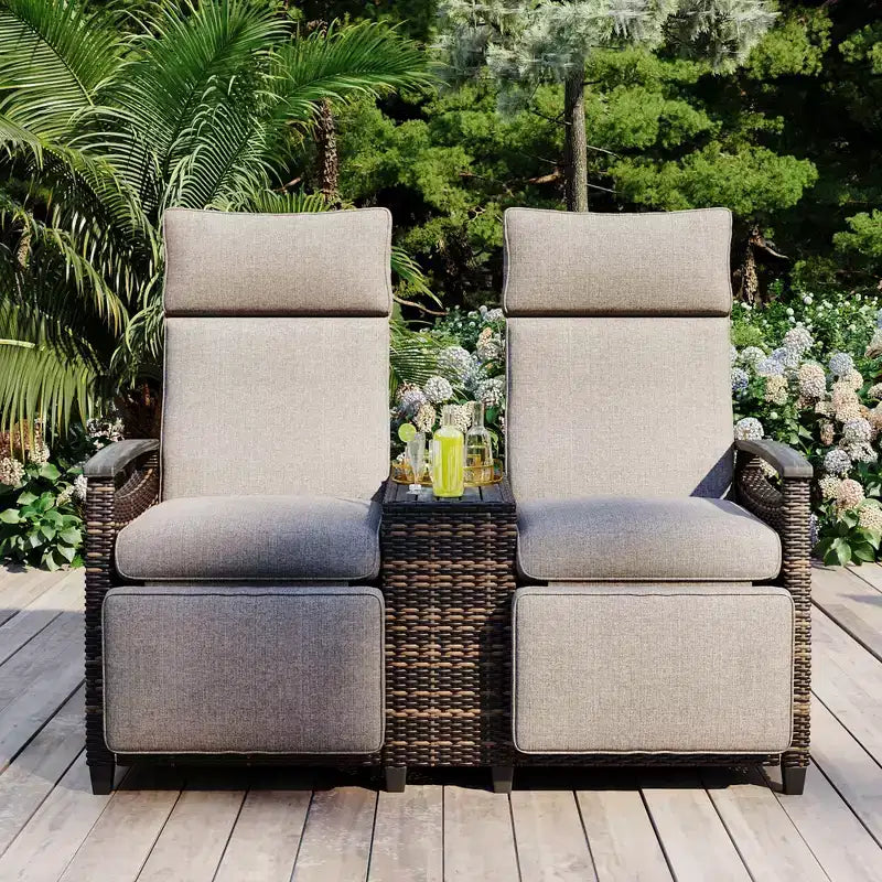 Causeuse inclinable Okak 80-145 avec table de rangement intégrée, dossier haut et repose-pieds réglable, chaise longue d'extérieur pour porche et jardin