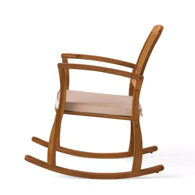 Chaise à bascule Okak 19 Boho pour patio, fauteuil en acacia de qualité supérieure avec coussin, 1 pièce, transat rustique pour véranda, jardin et arrière-cour, naturel