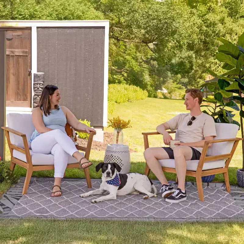 Fauteuil de jardin Sunnydaze Bodie en bois d'acacia avec coussins blanc cassé - Naturel