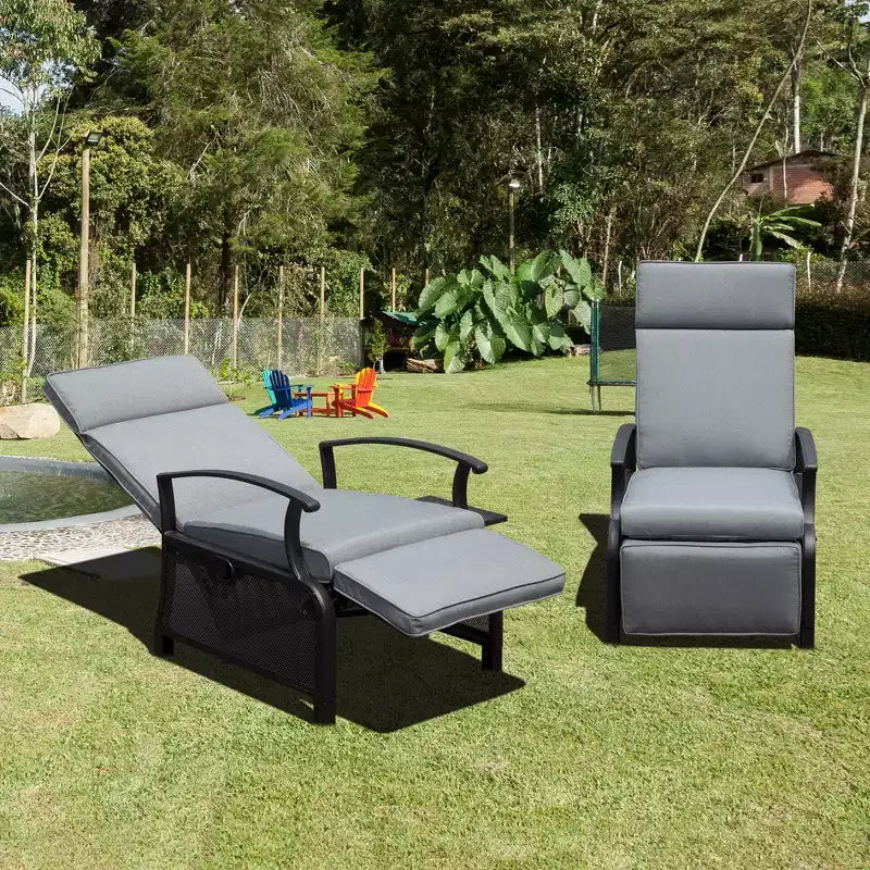 CLIHOME Chaise longue de jardin réglable, avec table escamotable, dossier inclinable et coussins amovibles