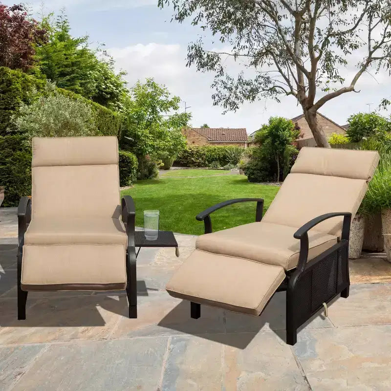 CLIHOME Chaise longue de jardin réglable, avec table escamotable, dossier inclinable et coussins amovibles