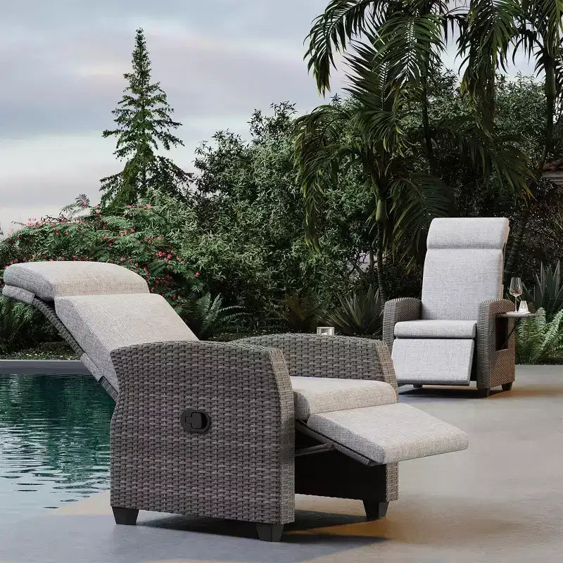 Fauteuil inclinable en osier intérieur/extérieur avec table rabattable, pompe à air, 155° à plat, chaise longue inclinable en osier réglable avec dossier et repose-pieds