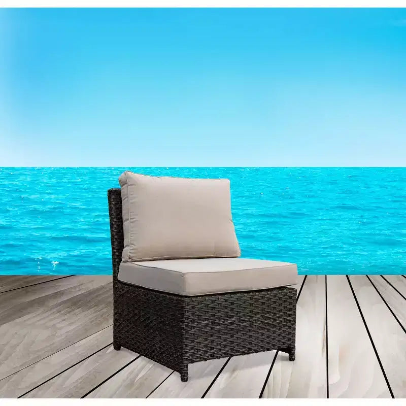 Chaise d'extérieur marron décontractée avec coussins pour toit-terrasse