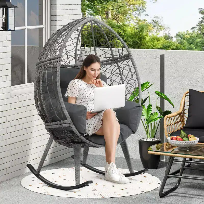 Fauteuil œuf en rotin pour patio, fauteuil lounge résilient avec coussin