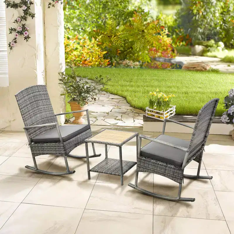 Ensemble de 3 Chaises à Bascule en Rotin PE d'extérieur, Fauteuil Inclinable en Osier pour Patio avec Coussin Doux et Table Basse à Plateau en Bois Naturel