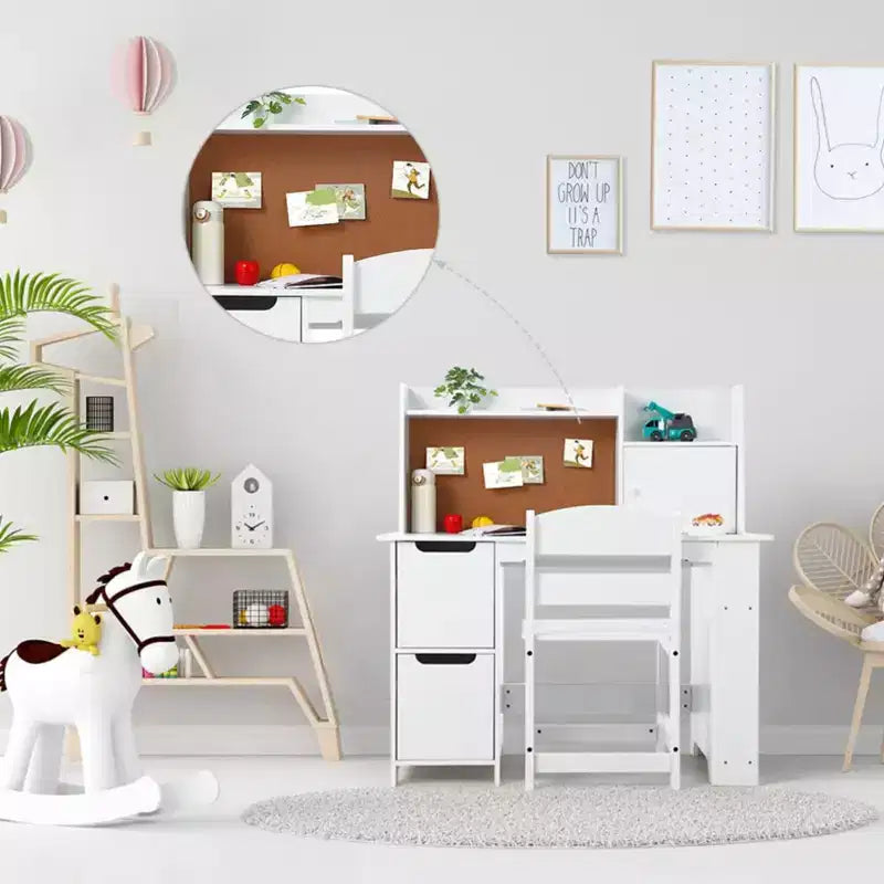 Ensemble bureau et chaise pour enfant avec huche, table d'étude en bois avec étagère, rangement et tableau en liège, bureau d'écriture pour enfants pour l'école à la maison, blanc
