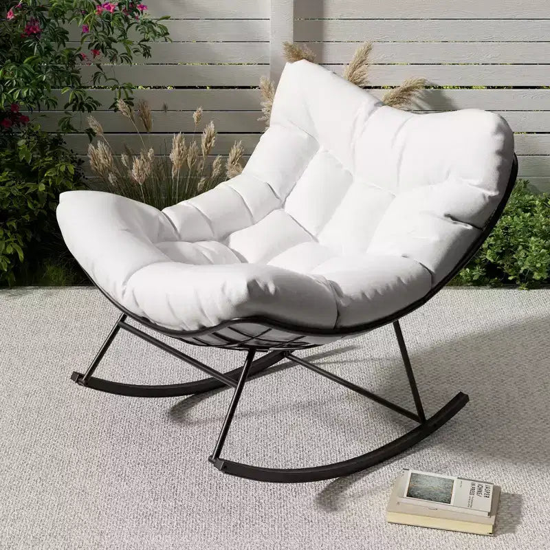Fauteuil à bascule d'extérieur surdimensionné COZONY, bascule œuf en rotin PE avec repose-pieds, cadre en métal robuste pour porche, balcon, jardin.