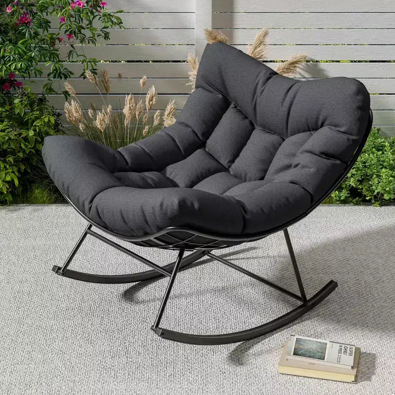 Fauteuil à bascule d'extérieur surdimensionné COZONY, bascule œuf en rotin PE avec repose-pieds, cadre en métal robuste pour porche, balcon, jardin.