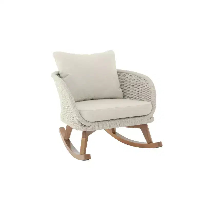 Fauteuil à bascule contemporain minimaliste en osier beige avec coussins moelleux, pour patio ou balcon