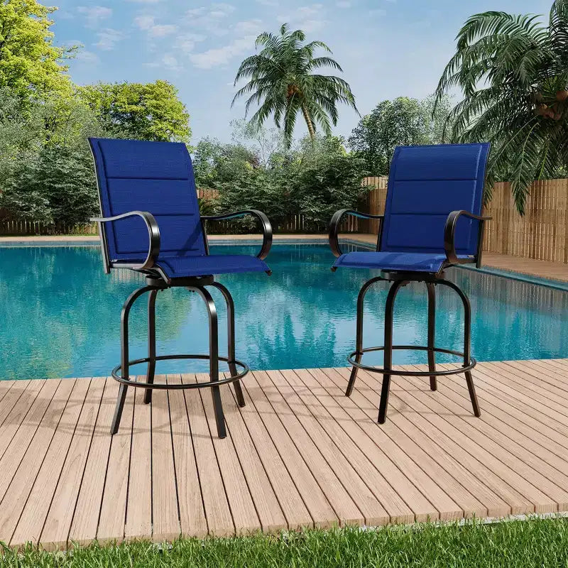 Lot de 2 chaises de bar pivotantes d'extérieur, tabourets de bar pivotants de terrasse à dossier haut avec accoudoirs, chaises de bar pivotantes hauteur comptoir pour terrasse, pelouse, jardin, arrière-cour