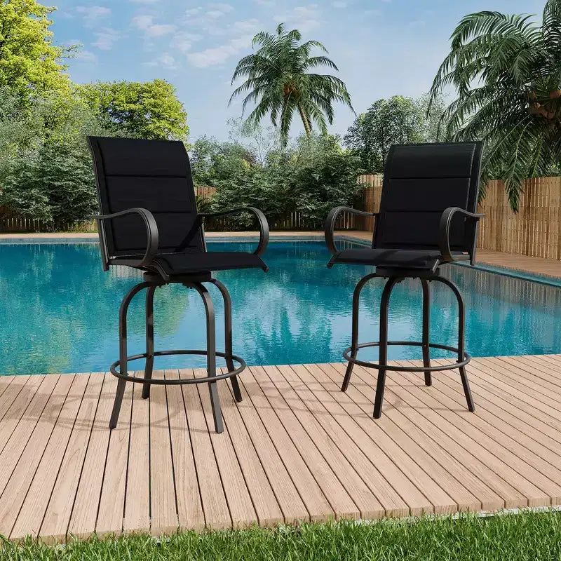 Lot de 2 chaises de bar pivotantes d'extérieur, tabourets de bar pivotants de terrasse à dossier haut avec accoudoirs, chaises de bar pivotantes hauteur comptoir pour terrasse, pelouse, jardin, arrière-cour