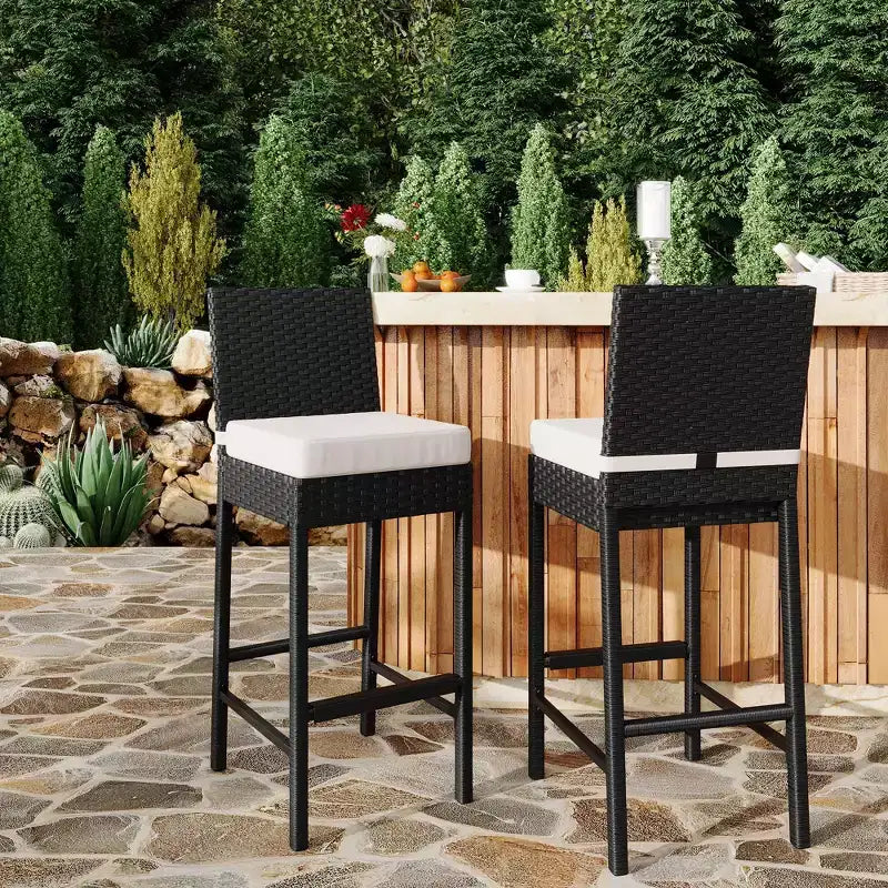 Lot de 2 tabourets de bar d'extérieur en osier avec coussins, tabourets hauts en rotin sans accoudoirs pour patio, piscine, balcon et jardin