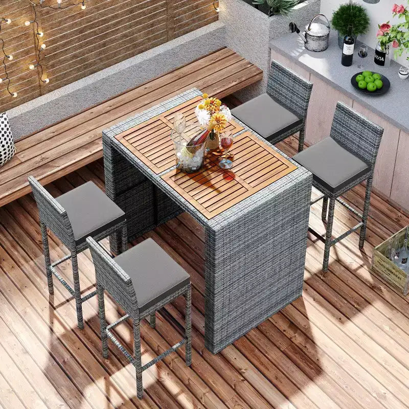 Ensemble de salle à manger/bar d'extérieur 5 pièces avec table en bois d'acacia et tabourets de bar en osier, mobilier résistant aux intempéries pour jardin-Panipeachy