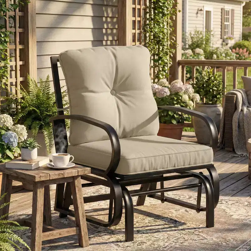 Chaise à bascule d'extérieur Outsunny, balancelle de patio avec coussins, cadre en acier, accoudoirs incurvés, beige
