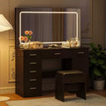 Coiffeuse moderne avec grand miroir, 7 tiroirs, lumières LED, chaise, 3 modes d'éclairage, support pour sèche-cheveux et station de recharge pour chambre à coucher