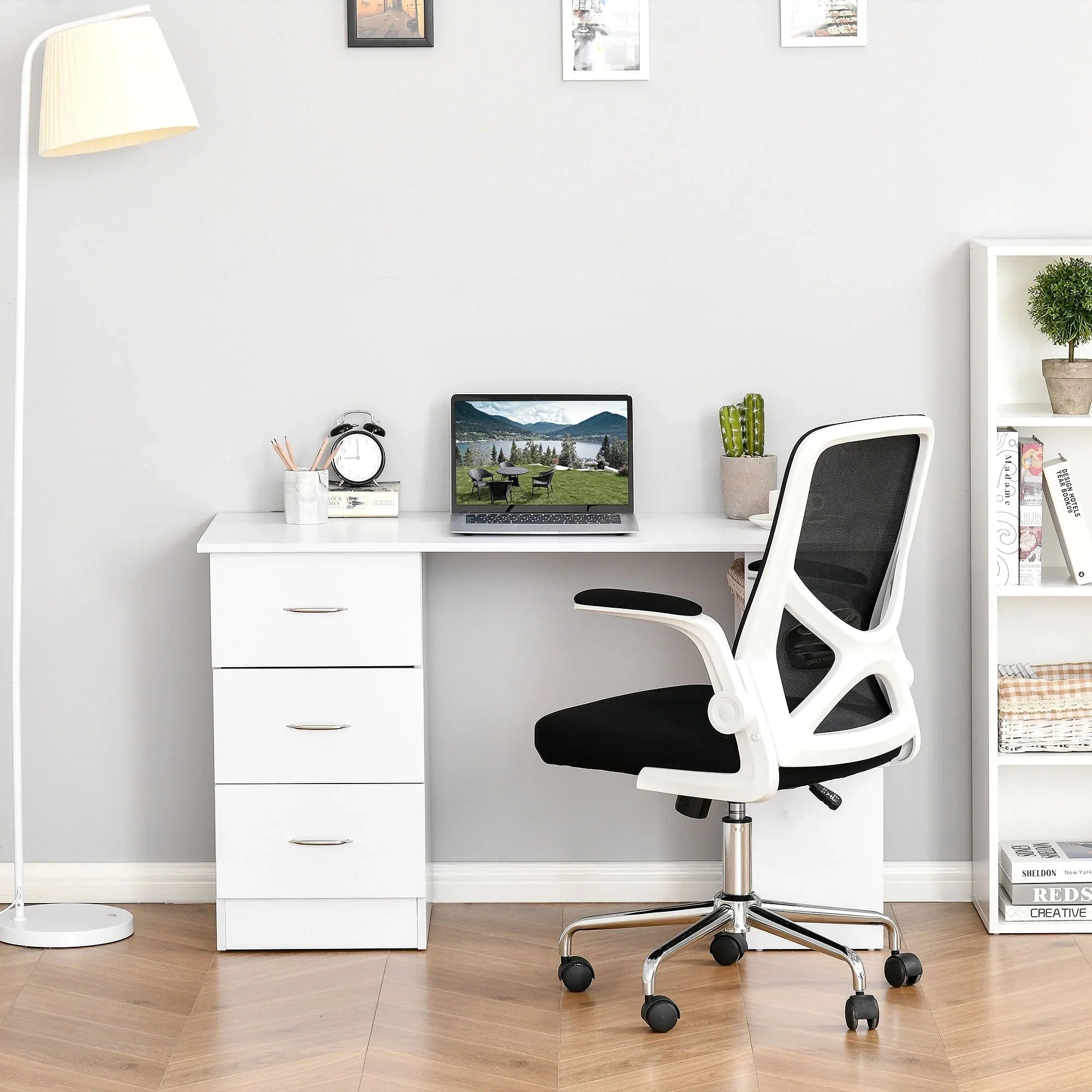 HOMCOM Bureau d'ordinateur moderne 47" pour la maison et le bureau, combo bibliothèque, table d'écriture, poste de travail avec 3 tiroirs et étagère de rangement - Blanc