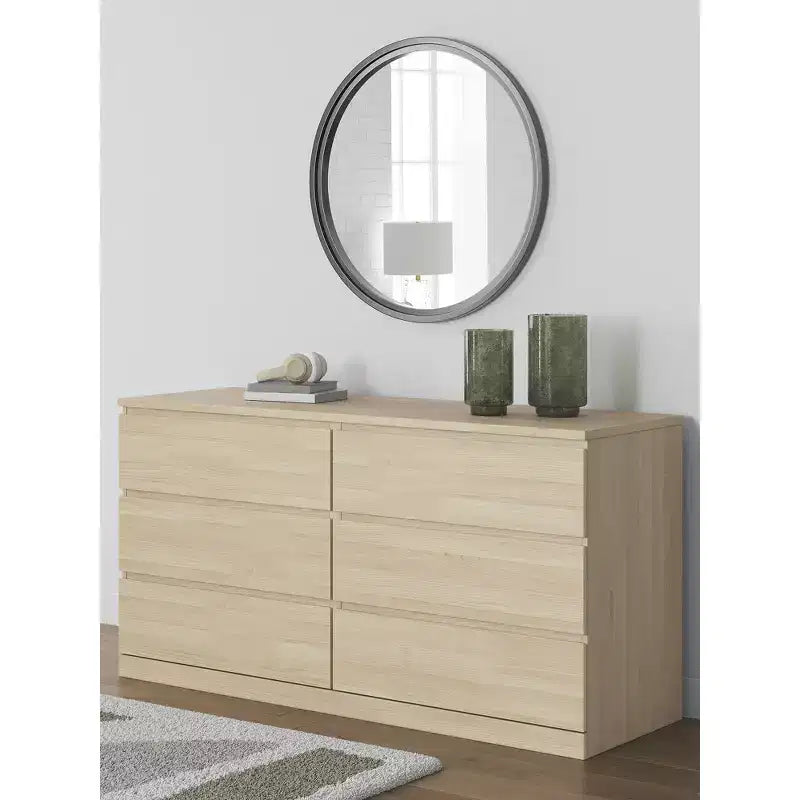Commode à 6 tiroirs Ashley Modern Onita Signature Design, finition en bois brun naturel, sans quincaillerie