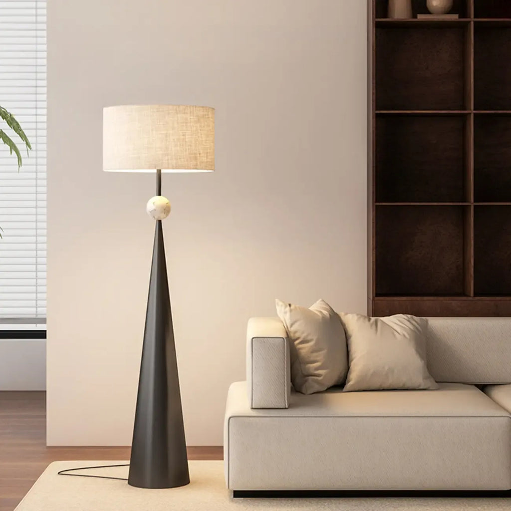Lampadaire conique contemporain en métal avec abat-jour en tissu