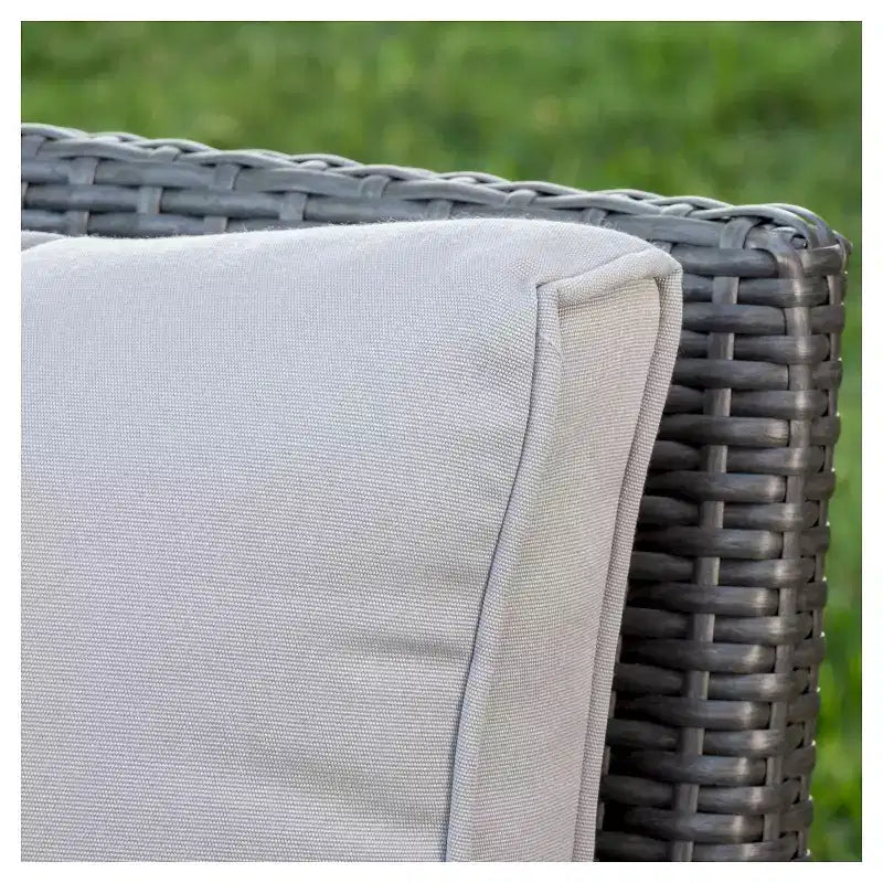 Lot de 2 fauteuils de club d'extérieur en osier Honolulu avec coussin - Christopher Knight Home