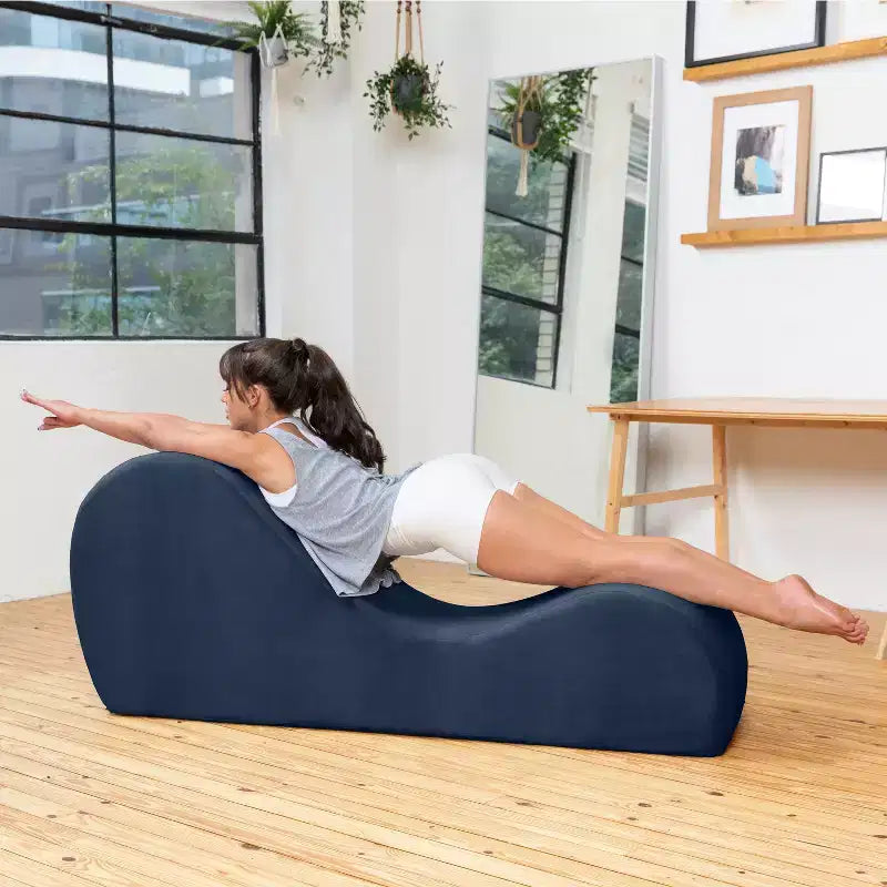 Avana Sleek Chaise Longue pour le yoga – Fabriquée aux États-Unis – Idéale pour les étirements, la relaxation, l'exercice et plus encore, 60D x 18W x 26H pouces, Gris clair